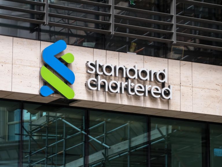 Standard Chartered Warns: Solana Struggles to Keep Up with Ethereum Amid Declining Meme Coin Activity