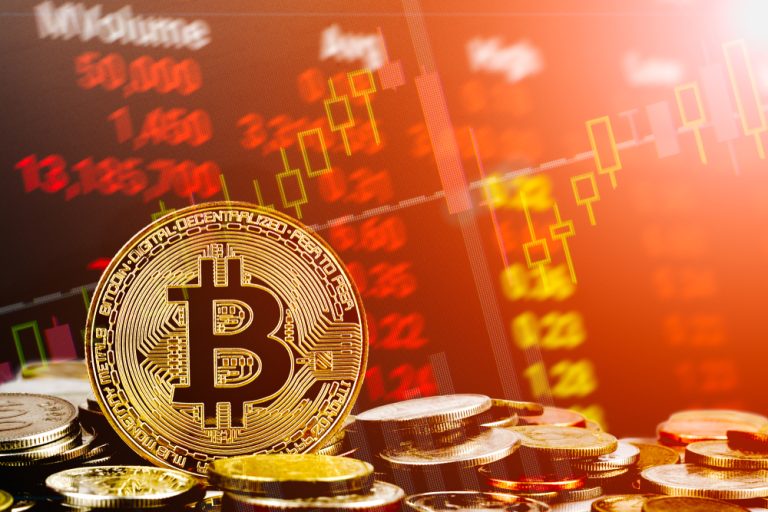 Bitcoin Price Forecast: BTC Dips Below $118,000 as $120,000 Resistance Holds Strong.